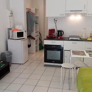 https://studio-dans-la-villa-litita-a-nice.fr-provencehotel.com