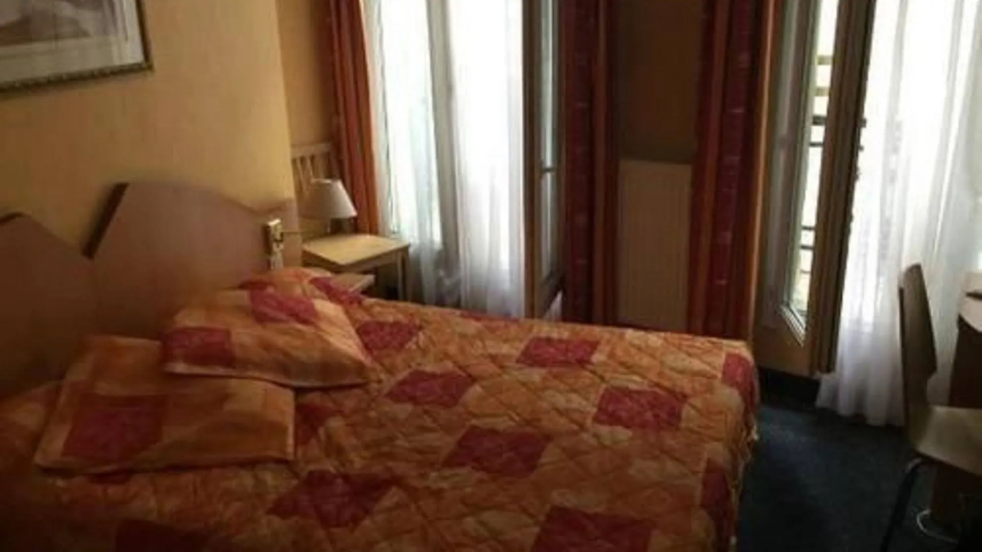 ***  Grand Hotel Du Calvados - Opera Paris France